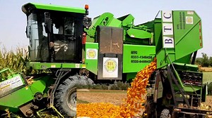 20K views · 320 reactions | Corn Picker Machine | Maize HarvestingMachine | Makki Ko Katne Wali Machine | Punjab Look tv | Facebook