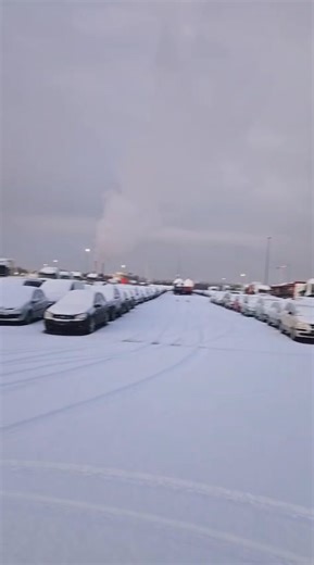 🚗 Car Transporter Arrives Loaded with Export Cars for Libya – Misrata & Benghazi 🇱🇾 A fully loaded car transporter has just arrived, bringing the latest batch of vehicles ready for export to Libya – Misrata and Benghazi. At Clapotish, we ensure every car is carefully inspected, secured, and prepped for smooth RoRo shipping to North Africa. We handle: ✔ Vehicle inspection and securing ✔ Export documentation and customs ✔ Seamless RoRo loading for safe transport 📧 Book your shipment now via em