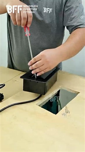 How do you set up your power box tabletop?