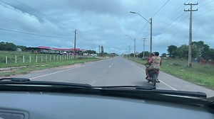 De Santarém a Alenquer, em viagem de carro. Erramos o caminho, e quase fomos parar em Prainha, também no oeste do Pará. #santarempara #alenquerpará #alenquer #santarem #turismoaqui #turismoaquipelopara #amazonia #aventura #aventura4x4 | Turismo Aqui