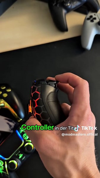 Jetzt hast du bestimmt auch Bock auf so einen Controller!❤️ Check dazu einfach mal unsere Website: www.Modmasters.Shop #controller #ps5controller #ps5 #gaming #stickdrift #tmr #warzoneclips #setup #controllersettings #controllersettingsfortnite #playstation5 #ledlights #halleffekt #sticks #fortnite #golden #led #playstation