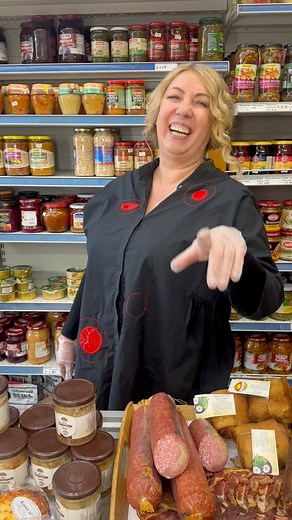 27K views · 178 reactions | Filmavimas ir reelsų kūrimas tikrai gali būti iššūkis浪 Jei nepavyksta iš pirmo karto… juokis ir bandyk vėl!  Už kiekvieno tobulo reel'o slepiasi… va toks chaosas.  | Lietuviu parduotuve Londone/ Skonis LT | Facebook