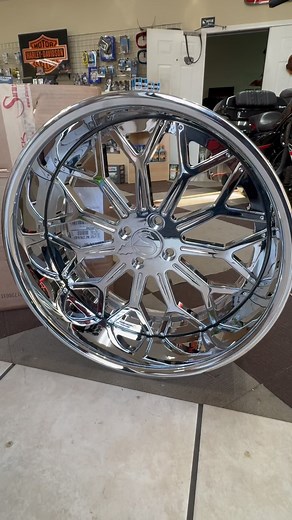 Peekaboo… #absolutecustomcycles #cleanassbuilds @sinisterwheel #triglide #harleydavidson #harleydavidsonmotorcycles #chrome #deepdish #threepiece #lkn #lakenorman #denvernc #charlotte #northcarolina #customtrikes | Absolute Custom Cycles, Inc.