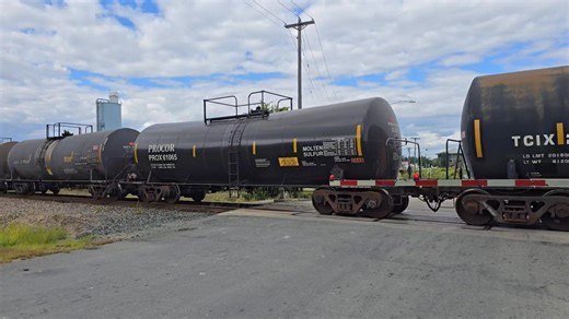 CPKC 346 East follows Amtrak through LaCrosse Wisconsin and will get a crew change at Bangor Wisconsin. Locomotives Kansas City Southern De Mexico 4752, Kansas City Southern 4786, and 89 cars. CPKC'S Tomah Subdivision. 09-06-25 at 2:36 P.M. | Perry's Trains | Facebook