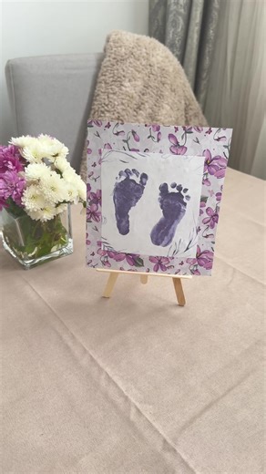 DIY Craft Sticks Mini Easel Project