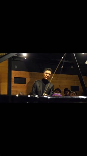 横山博 ｜ FELDMAN100 on Instagram: "ちょうど一年前は小杉武久（背後では筋金入りの小杉ファン、高橋アキさんがワームに釘付け、いつでも子供みたいに好奇心の塊（お兄様も…..）をリベンジ。西村直晃さんと高橋悠治「Bridges 1」共演。 まあ、あとソナタとインターリュードでしたね。1年間にしては急進的過ぎ。 #小杉武久 #高橋悠治 #高橋アキ #ジョンケージ #モートンフェルドマン"