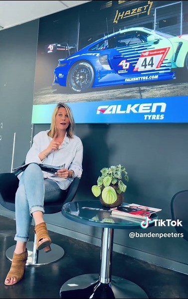 🚗❔❓”Hoe weet je of je banden nog goed zijn?” Of: “Wat betekenen al die cijfers op de zijkant?” Of misschien: “Wanneer moet je eigenlijk je banden vervangen?” - Wij krijgen wekelijks zulke vragen - en eerlijk? Helemaal terecht. - Daarom: jij vraagt, wij leggen het simpel uit. Drop hieronder je vraag over autobanden ⬇️ of stuur me een DM als je liever anoniem blijft 😉 - Binnenkort beantwoorden wij de meest gestelde vragen, zonder moeilijke woorden. Gewoon eerlijk advies uit de praktijk. - Volg o