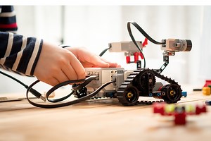 Lego Education : des kits pour chaque niveau, de la primaire au lycée - Génération Robots - Blog