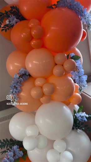 Hello beautiful! Loving the orange balloons with blue flowers here 🧡🎓🩵 Congratulations Kate! #balloongarland #balloondecor #Graduation2024 #graduationpartyideas #graduationopenhouse #tuftexcheeky #tuftexorange #sempertexfashionwhite #flowersandballoons