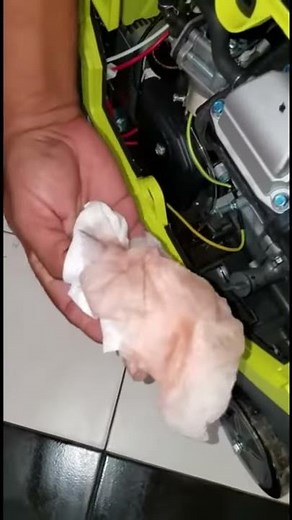 RYOBI 2,300-Watt Generator leaking fuel by air filter housing