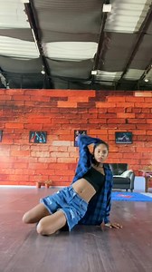 ✨ Chiggy Wiggy ✨ . #dance #dancer #danceislove #loveyodance #dancelover #newdancehall #dancehall #ownstyle #belly #waacking #popping #twerk #bellypop #bellywaack #bellytwerk | Varatika Jha