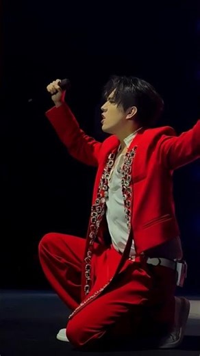 Димаш поет легендарную песню SOS #dimashqudaibergen