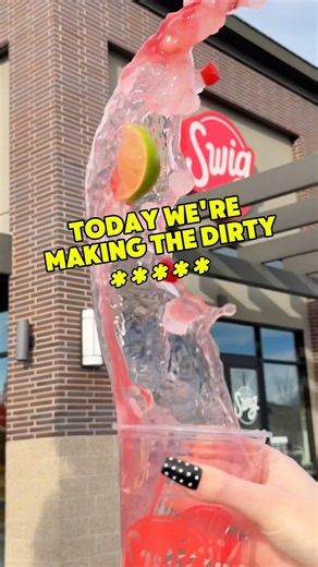 I bet you can’t name this drink 🤭 Drop your guesses in the comments!