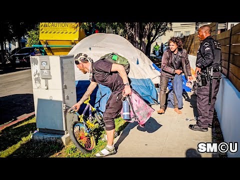 𝗦𝗜𝗗𝗘𝗪𝗔𝗟𝗞 𝗦𝗪𝗘𝗘𝗣: LAPD Oversees Homeless Encampment Removal in Venice