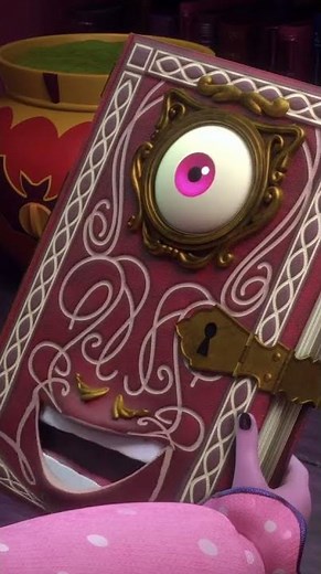 🔮✨ Draculaura Discovers Her Unique Witchy Power! | Monster High #shorts