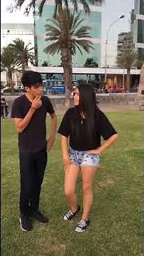 Di morado. Morado de ti estoy enamorado. tu tambien di morado. Somos amigos tarado..