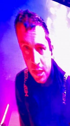 liz on Instagram: "RAWFEAR face reveal Hershey Video via my husband (thank you for recording for me) #twentyonepilots #breachhershey"