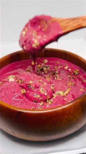 Blackberry banana smoothie bowls 🥣
