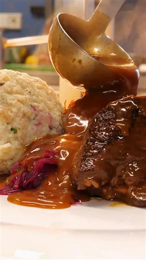 Das Finale findet diese Woche im "Gasthof zur Post Frontenhausen" statt. Den vielgereisten Gastronomen Thomas hat es nach vielen Jahren in New York nach Bayern in den Ort Frontenhausen verschlagen. #MeinLokalDeinLokal 😁📺 „Mein Lokal, Dein Lokal“ – Montag bis Freitag um 17:55 Uhr, bei Kabel Eins oder kostenlos streamen auf Joyn. | Mein Lokal, Dein Lokal