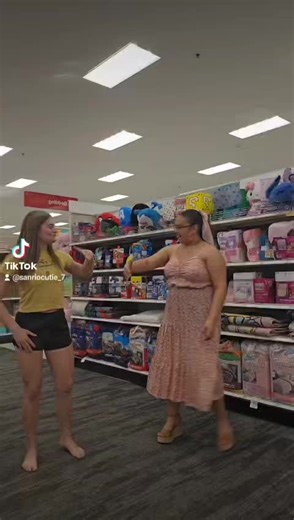 barefoot in target..... well ofc 🤷‍♀️ @Al@ny$~😋🩷 | target shopping girl
