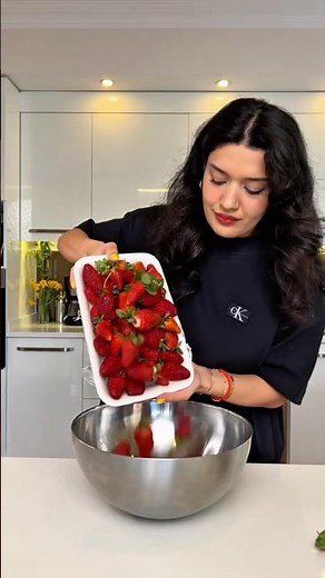How to Wash Strawberries Properly 🍓