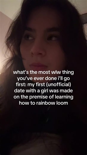 like this is hilarious who else is making rainbow loom bracelets on a first date besides lesbians #rainbowloom #wlw #lesbian #girlinred #firstdate