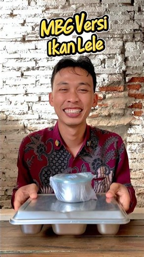 MBG TEACHER: A Winning Combo! Warm Soup Rice with Crispy Fried Catfish 🐟🍲 #shorts #mbg