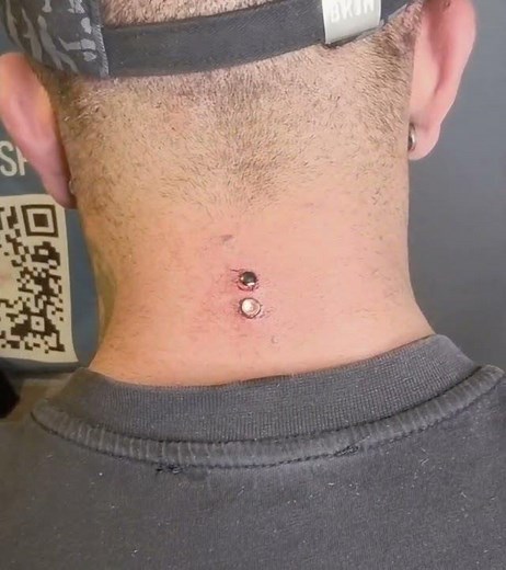 The Piercings. MicroDermal Piercings by The Piercing. www.thepiercings.eu / Insta:@thepierc