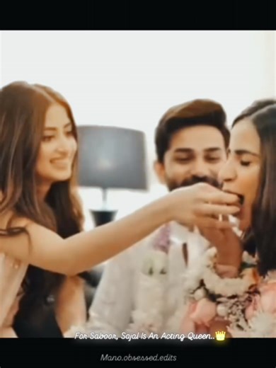 Saboor Aly Liking Sajal - Highlights of Their Duet