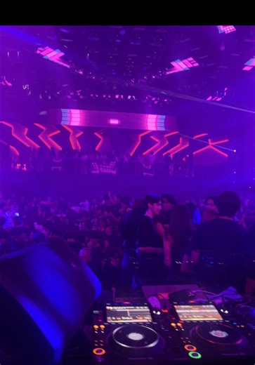 Girl's Night Out: Dancing the Night Away