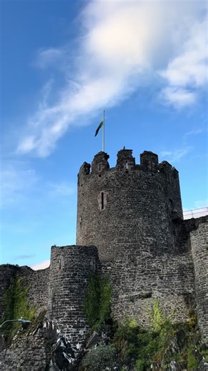 Conwy Castle, Wales…Magnificent medieval fortress still towers over town after 700 years. Been fortunate to visit here twice, truly an amazing experience to hike the town walls and surrounding area. ✨💖✨ “Thanks to restored spiral staircases in its great towers you can walk a complete circuit around the battlements of Castell Conwy. We highly recommend it. This is one of the most magnificent medieval fortresses in Europe. In the distance rise the craggy mountains of Eryri (Snowdonia) and spread 