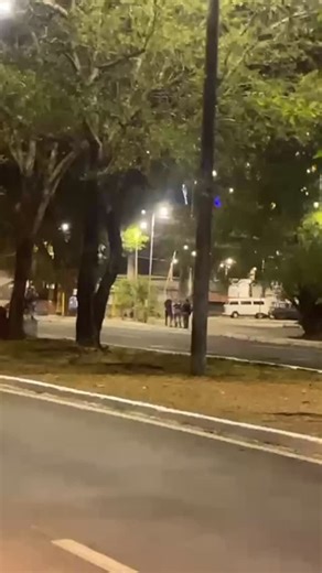 𝗚𝗥𝗔𝗨 𝗘́ 𝗔𝗥𝗧𝗘 on Instagram: "Red no rolê de São Luís 😳🚨"