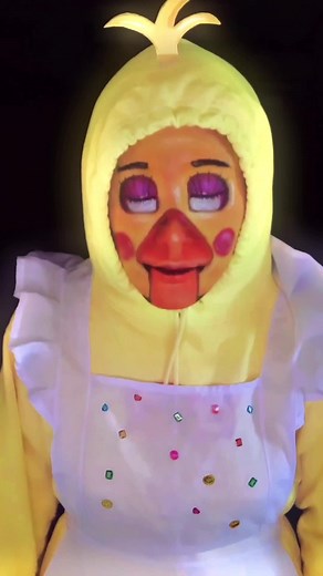 Toy Chica Cosplay from Five Nights at Freddy's