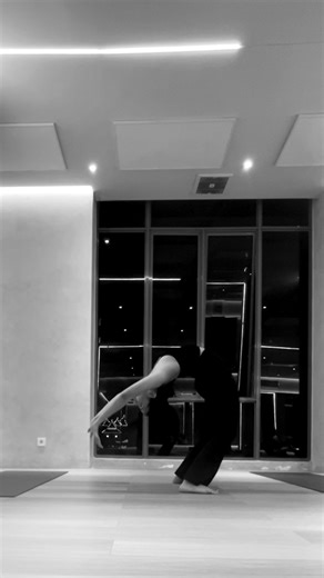 Anuvittasana: A Favorite Yoga Asana for Strength