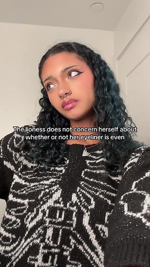 Expressing Emo Style with Eyeliner Inspirations