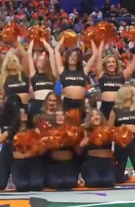 255K views · 566 reactions | How perfectly they make the letters appear! #cheerleading | Fabulous Mom Life | Facebook