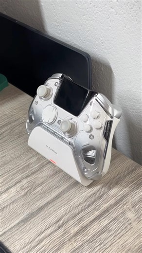 This is how XBox and PlayStation premium controllers should look like - Manba One