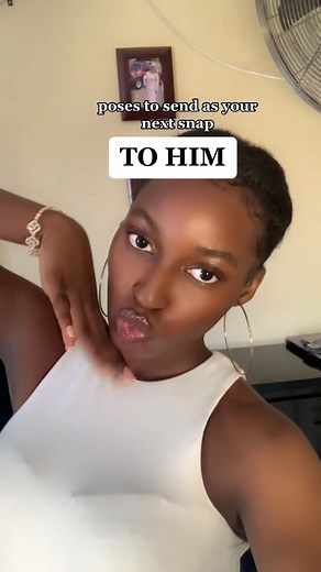 Sexy Pose Ideas to Send to Your Boyfriend