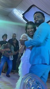 Preto Show e Jéssica Carlos demonstram grande sintonia e estilo ao dançar juntos, mostrando que são talentosos e divertidos. A energia da dupla contagia e torna cada apresentação única. #deplayernews #pretoshow #viralvideo #viralvideoreels #foryoupage #JessicaCarlos | Deplayer News