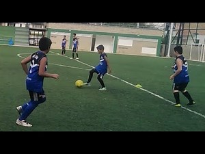 ACTIVIDAD DE TOQUES DE BALÓN CON TRIANGULACIÓN EN FÚTBOL FORMATIVO