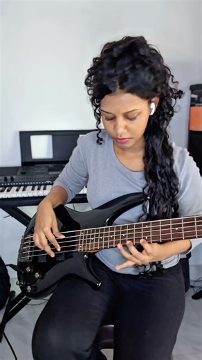 Sade - Smooth operator (bass solo) #basscover #foryou #music #guitar