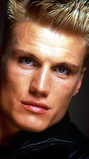 Movies Cinemagic on Instagram: "E quando fazem história? James McAvoy é um dos atores britânicos mais versáteis da atualidade. Ele se destacou mundialmente com O Último Rei da Escócia (2006) e consolidou sua fama interpretando o jovem Professor Xavier na nova fase de X-Men. McAvoy também impressionou no thriller Fragmentado (2016), onde demonstrou incrível talento ao interpretar múltiplas personalidades, numa das performances mais desafiadoras da década. Bolo Yeung, por sua vez, se tornou uma le