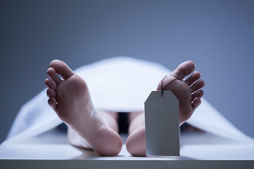 Ce qui se passe dans le corps à la mort : jour, semaine, mois, comment se décompose-t-il ?