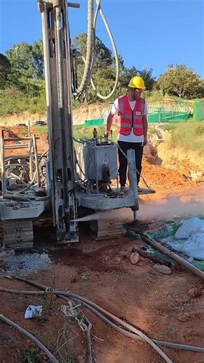 We are a professional high-pressure jet grouting construction service company. If you are interested, please contact me. #Jetgrouting #高壓噴射灌漿 #地盤改良工事 #Groundlmprovement #Giacốnềnđường