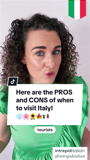 Here are the pros and cons of when to visit Italy! P.S.⭐️Comment ‘TRAVEL’ for your FREE Italian travel phrases cheat-sheet with 125 phrases ✅ and I’ll DM you the link🔗 ❄️‘L’inverno’ - winter: Winter is the least busy season, so you’ll encounter the fewest crowds. It’s also more ‘economico’ - cheap at this time of year. However, le temperature - temperatures are colder around the country and businesses tend to close earlier in the day. 🌸‘La primavera’ - spring: Spring’s weather is usually mild 