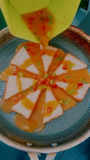 Top Chef Shares 5 Egg Bread Pizza Techniques That Will Make You a MASTER