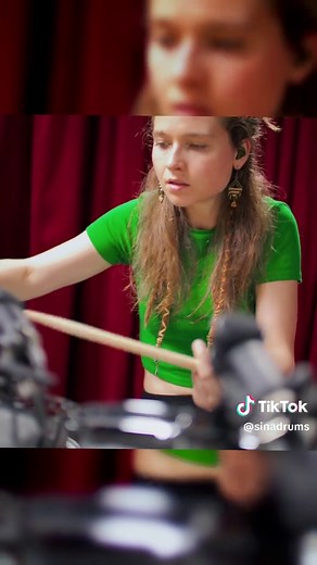 Incredible Creativity in Drumming for David Bowie's 'Major Tom'