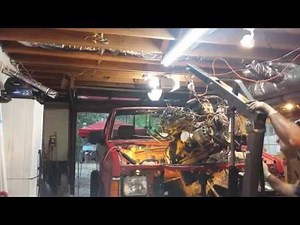 sbc hardbody conversion 4x4 engine removal (D21) v8 conversion (part1)