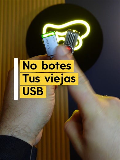 ¿Tu celular siempre está lleno y no quieres borrar fotos, videos o apps? 😱📱 Hoy te enseño un truco poco conocido para usar una memoria USB como almacenamiento adicional en tu celular y liberar espacio en segundos 🚀💾 Con este tip podrás ampliar la memoria de tu smartphone fácilmente usando un USB OTG, ideal para guardar archivos pesados, grabar videos sin preocuparte por el espacio y mejorar el rendimiento del teléfono. ✅ Funciona en la mayoría de celulares Android ✅ No necesitas apps complic