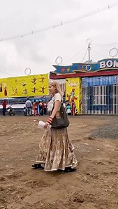 368K views · 23K reactions | Russian  Kudi greeted with Jai Shree Krishna  by Little Indian  Kid (Cute moment) Hello doston dekhte kaun aaj meresaath Circus enjoy karna chahta hai 﫶冀 | Namaste Bharat Foreigners In India | Facebook